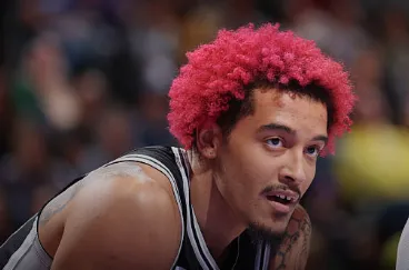 TA:索汉不打算与马刺协商买断,计划留在球队打完本赛季