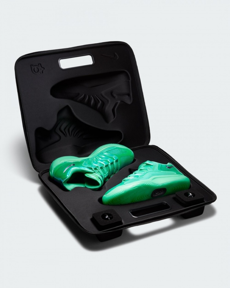 Nike全明星主题球鞋!包含字母哥&KD&布克&约内斯库 无老詹签名鞋