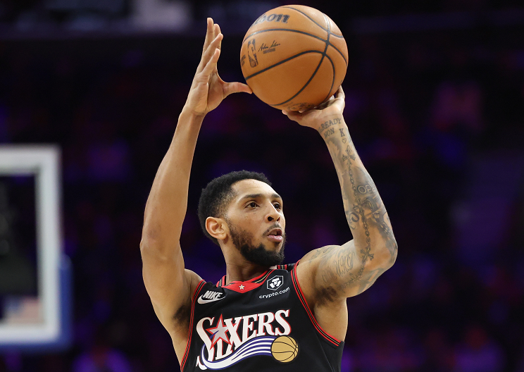 熊猫体育-32分10助！三分球8中8！历史首人！CBA弃将创造NBA奇迹