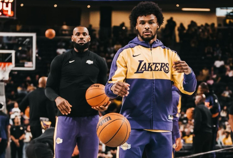 熊猫体育下载-NBA历史首次父子助攻！詹姆斯14+6+8连线布朗尼中三分 官方盛赞